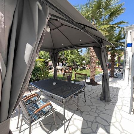 Apartmani Palme Funtana Exterior foto